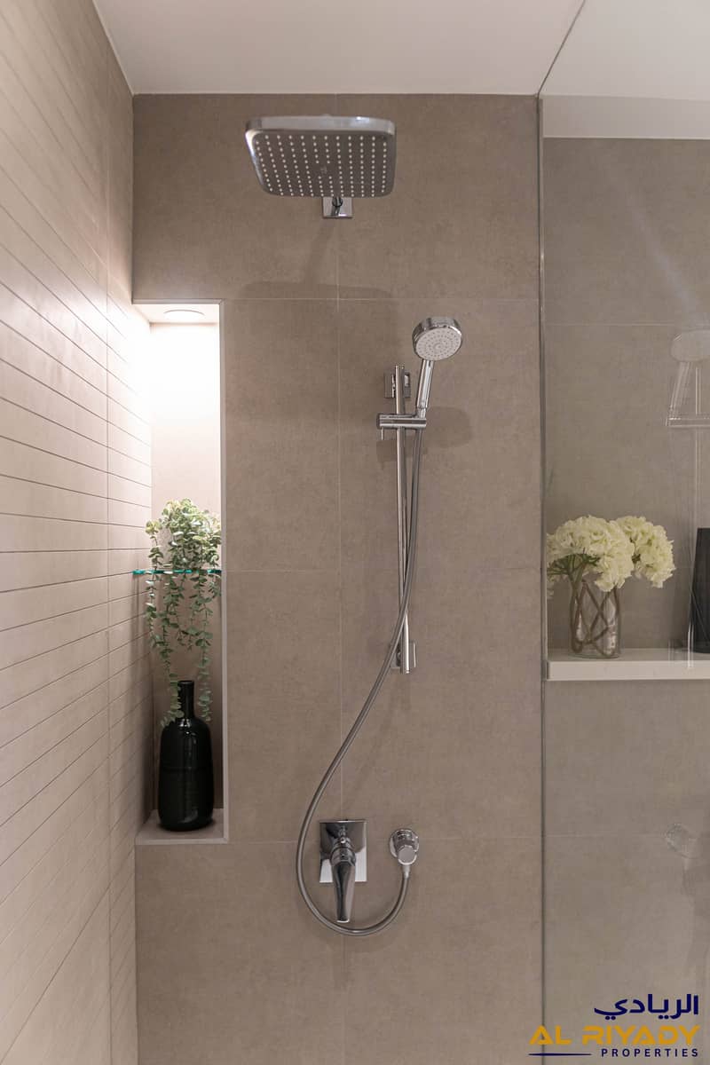 21 Master Bath Shower. jpg