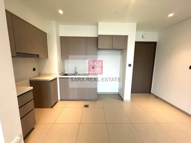 11 Kitchen 2. JPG