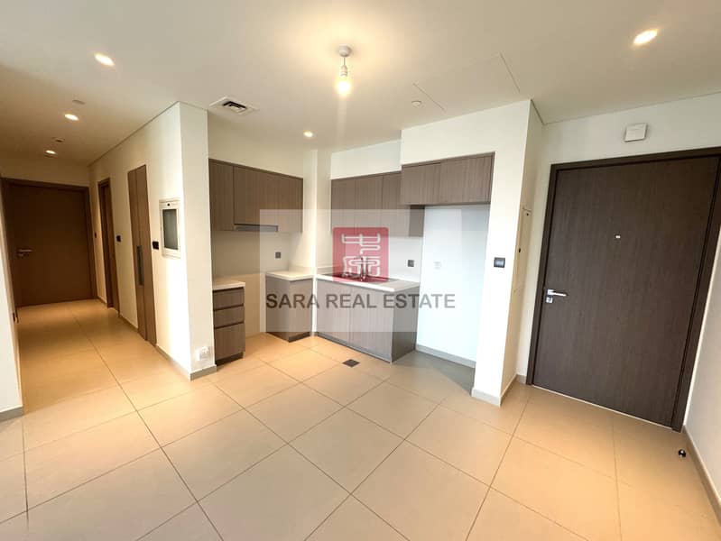 12 Kitchen 1. JPG