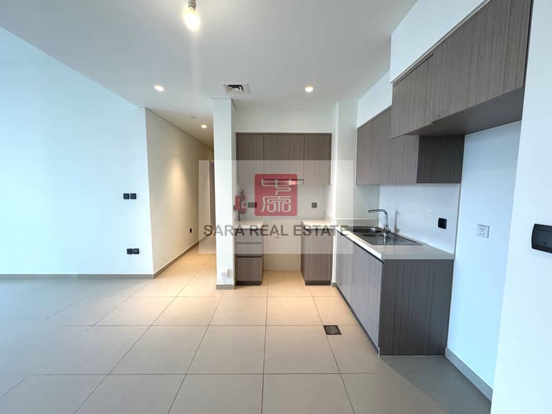 13 Kitchen 3 Side. JPG