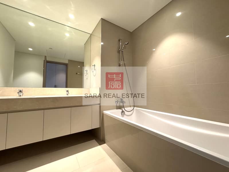 25 Bathroom. JPG