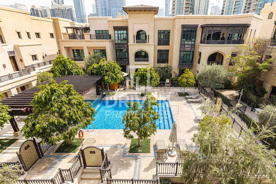 Elegant Living | Private Jacuzzi | Premium Comfort Elegant Living | Private Jacuzzi | Premium Comfort