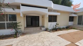 فيلا سكنية قرب فندق راك بخزام للإيجار|| او تجارى