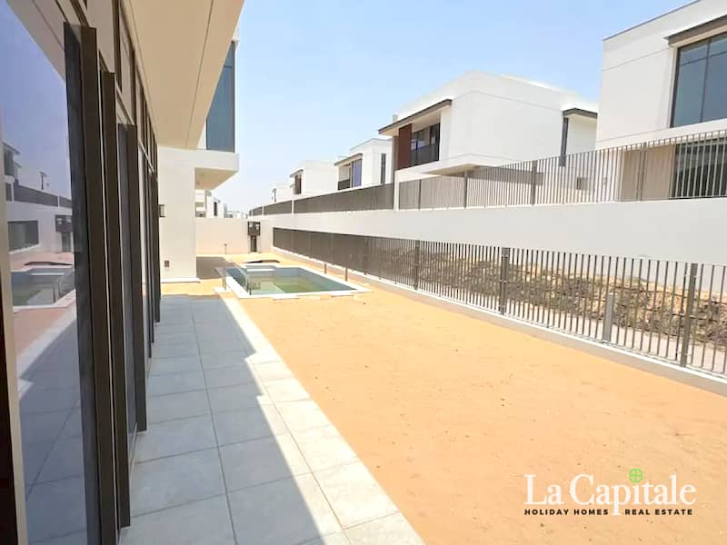 4 BED Villa I Ready to Move I Private Pool 4 BED Villa I Ready to Move I Private Pool