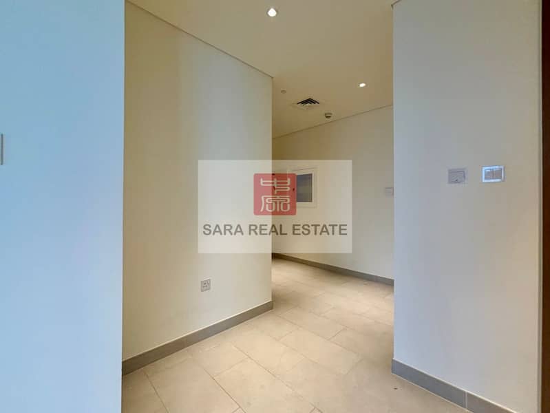 3 Main Entrance Hallway. JPG