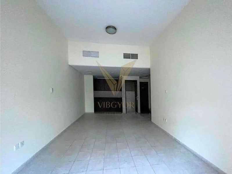 Unfurnished 1BHK for Rent | Easy Metro Access