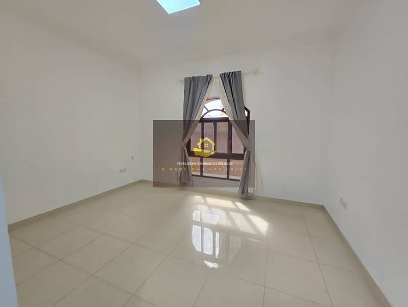 14 e26fec4d-4bfe-4403-a5de-92b5ab02bd54. jpg