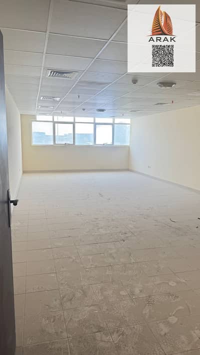 Office for Rent in Al Sajaa, Sharjah - office. jpg