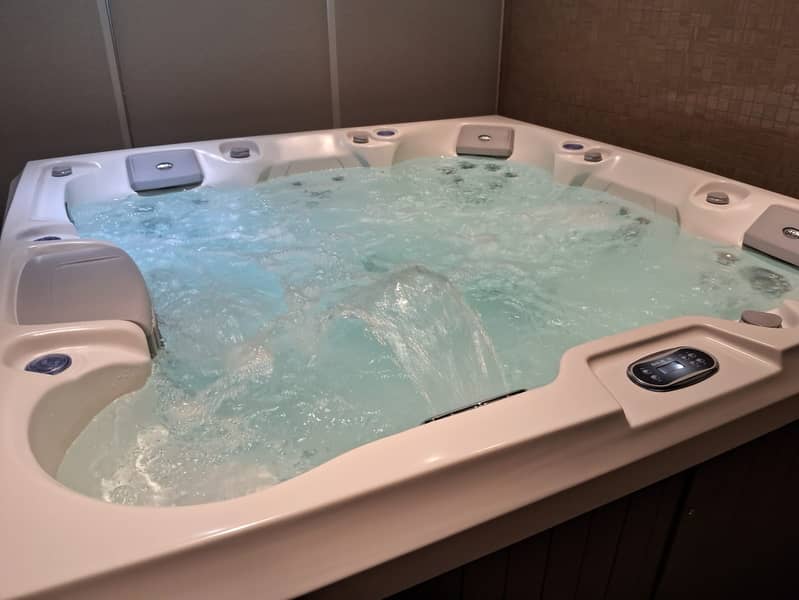 39 jacuzzi 2. jpg
