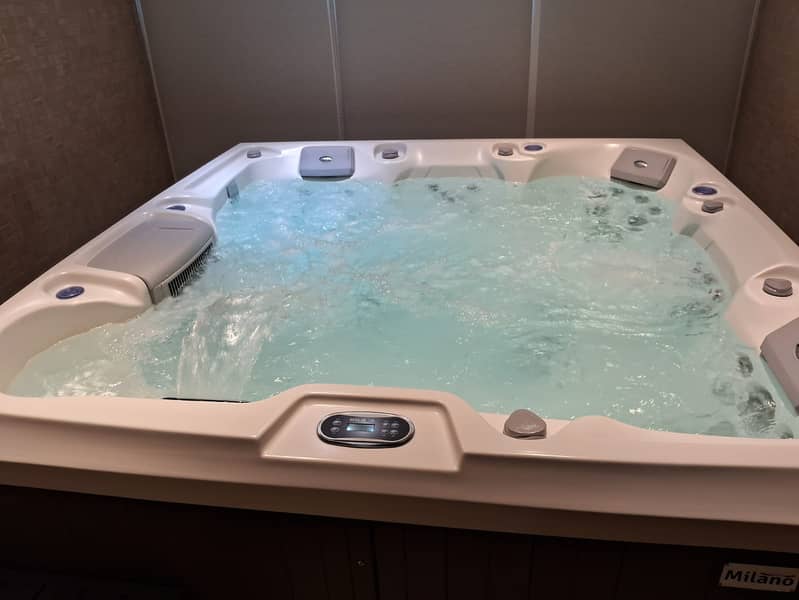 40 Jacuzzi. jpg