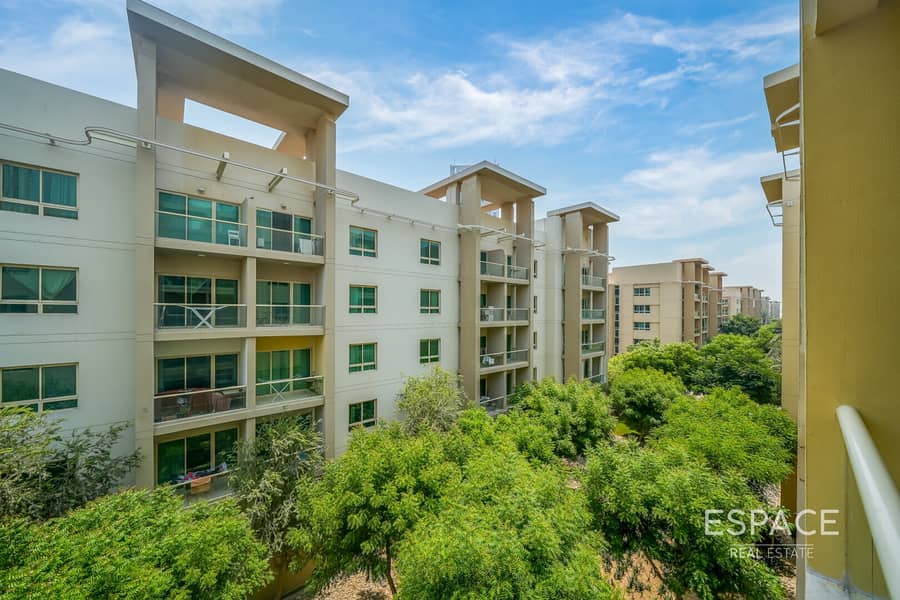 Fully Upgraded | Vacant | Garden View Fully Upgraded | Vacant | Garden View