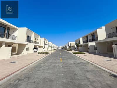 تاون هاوس 3 غرف نوم للايجار في تاون سكوير، دبي - 1. jpeg