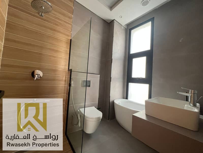 13 58b36163-61e8-44c4-ac01-8da5bbbafa94. jpg