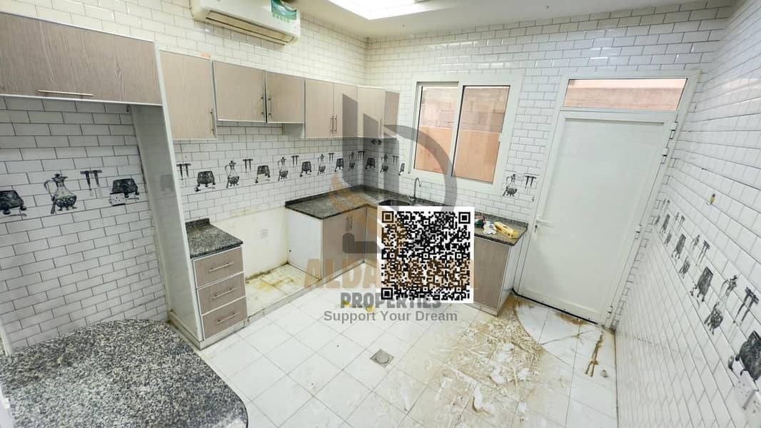4 2f2a140b-0201-4a33-9ca6-84d2be61bbbe. jpg