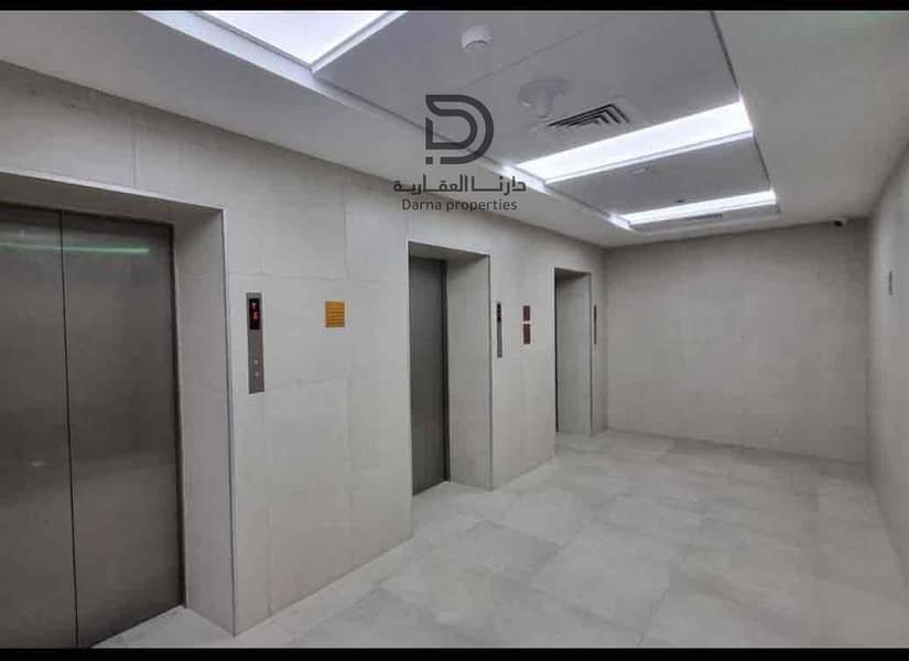 2 29db5ce0-1f41-49b3-ab4c-05c0a43b0575. jpg