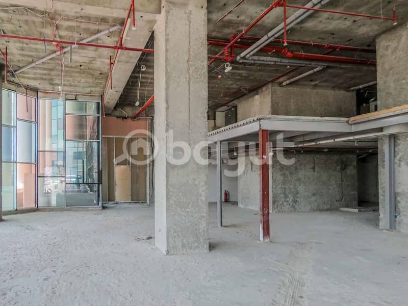 5 Prime water front Restaurent space with outside sitting in Buhaira corniche
