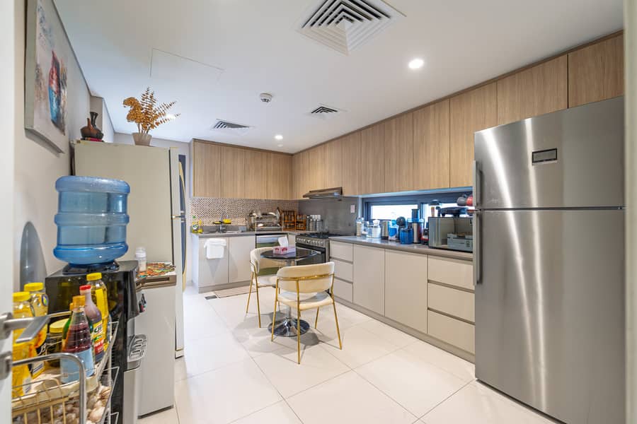 17 Kitchen. jpg