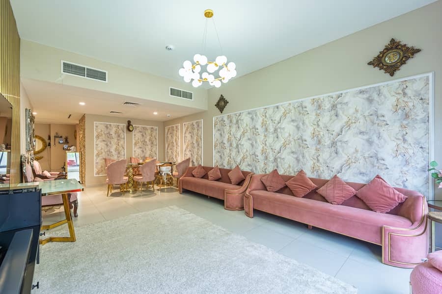 19 Living Room3. jpg
