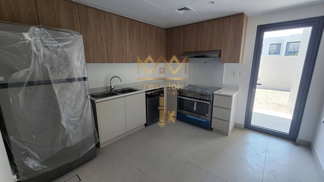 2 Kitchen 1 (1). jpg