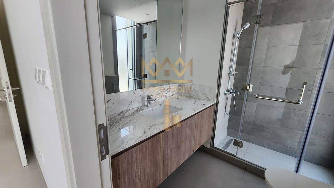 3 Bath 2 (1). jpg
