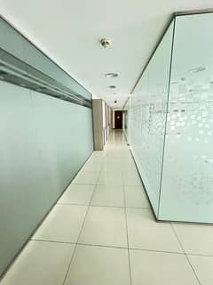 Luxury Office for Rent in Al Khan – Sharjah: 3500 Sq Ft, AC & 3 Free Parking Slots Included!