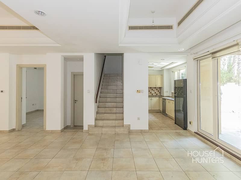 Available now | True End Unit | Great Location