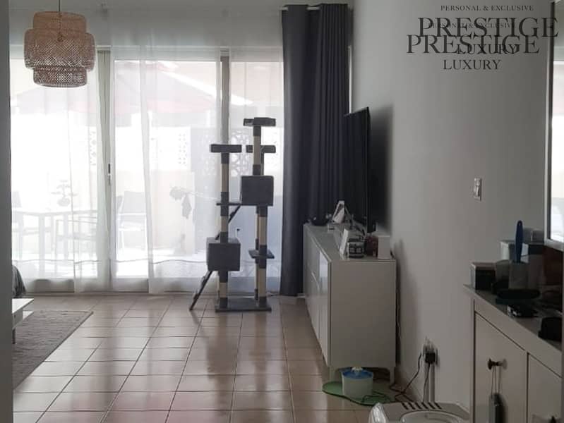 5 from entrance to living room ines. jpg
