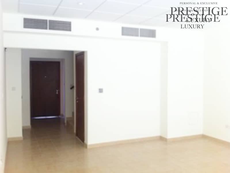 14 from living to entrance. jpg