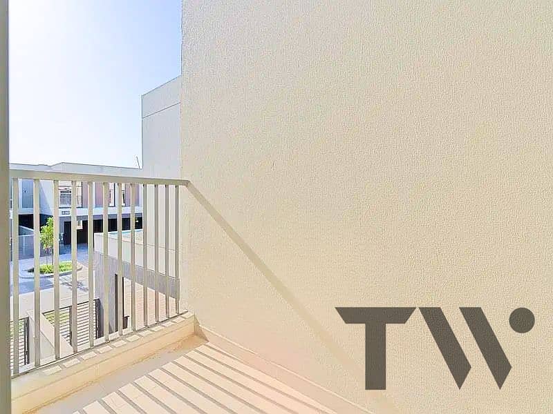 21 pulsebeachfront (20). png
