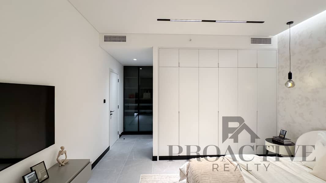 11 Copy of wardrobe area. jpg