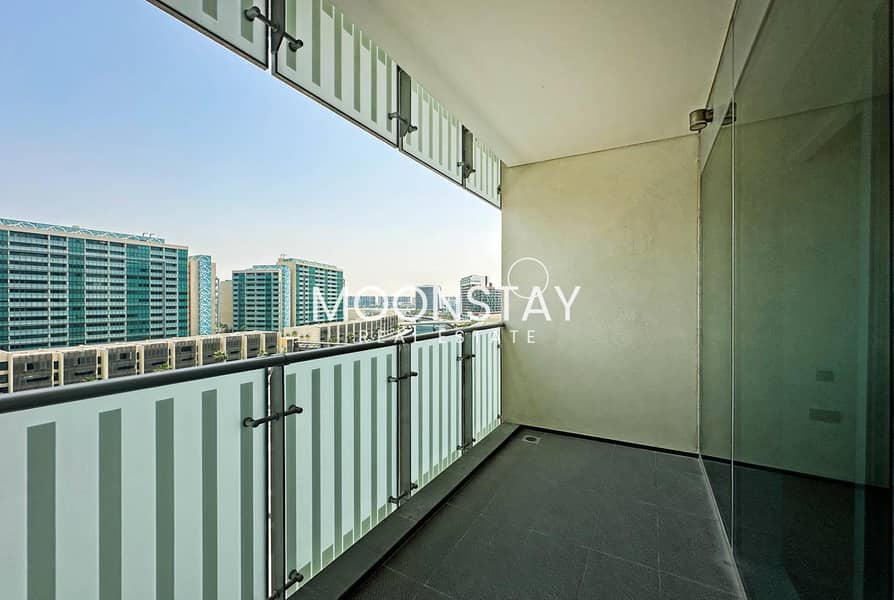 Stunning Unit | Vacant | Beach Access Stunning Unit | Vacant | Beach Access