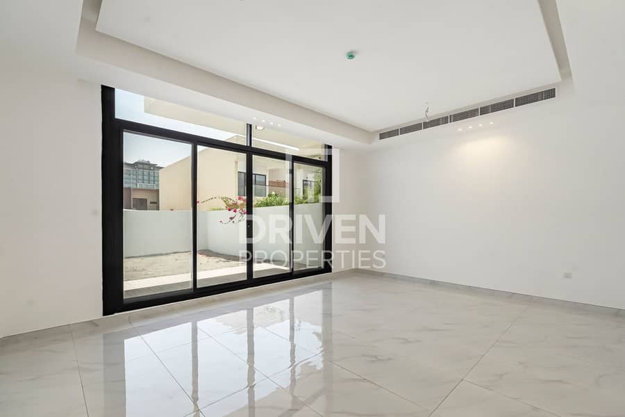 Modern Townhouse | Vastu Compliant | Maids room Modern Townhouse | Vastu Compliant | Maids room
