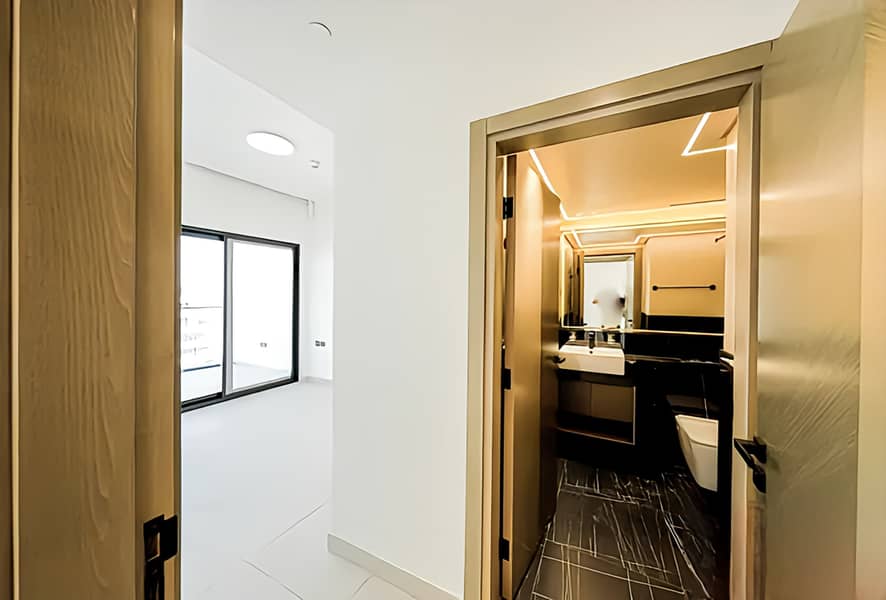 11 Modern_Finishing___Open_Creek_View___Mid_Floor-12. jpg