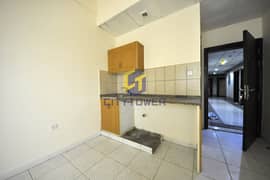 Stunning and Spacious studio near Union Metro in Muraqqabat