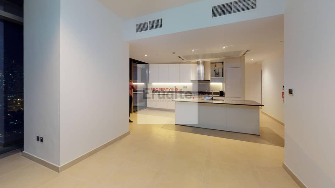 3 MG2-2BR-Corner-Unit-Partial-Marina-View-1255-sqft-09-Kitchen. jpg