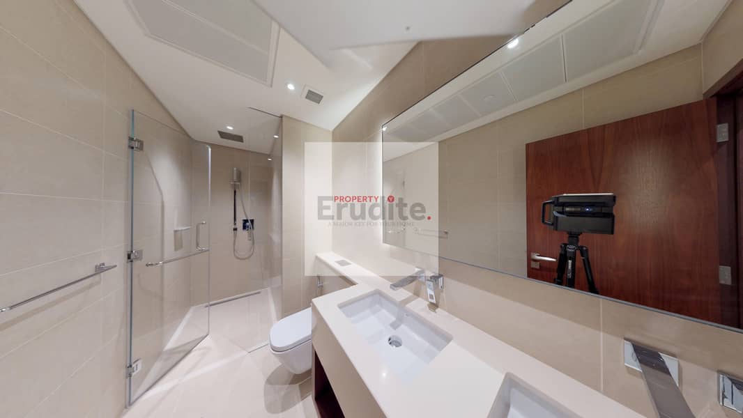 4 MG2-2BR-Corner-Unit-Partial-Marina-View-1255-sqft-09-03242025_135313. jpg