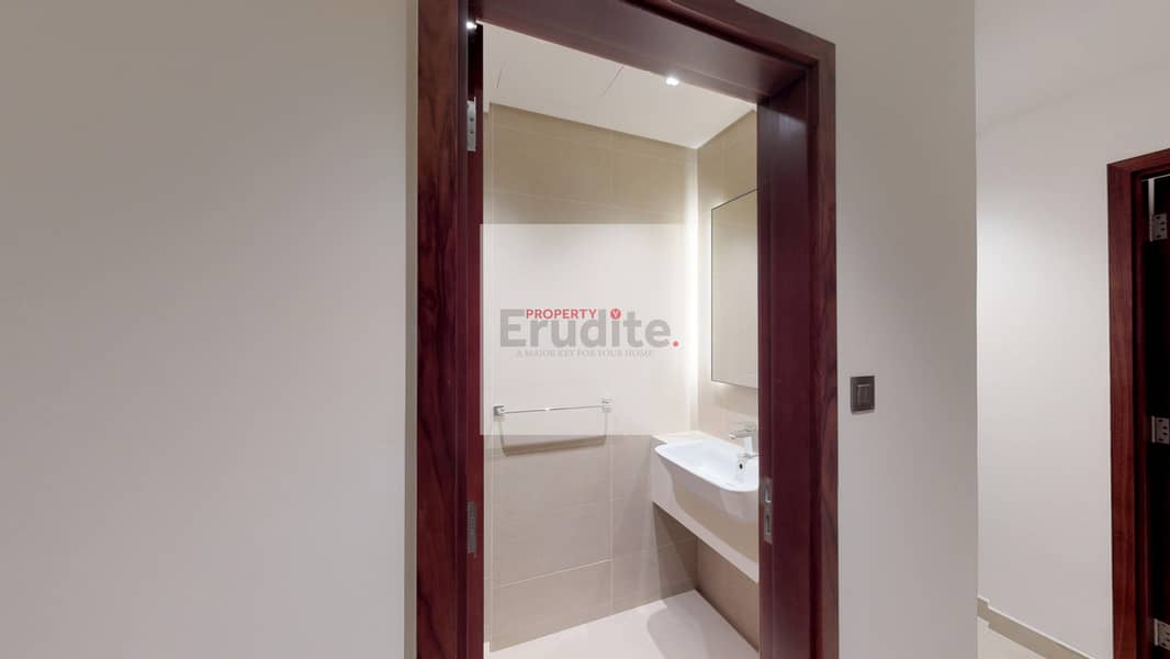 6 MG2-2BR-Corner-Unit-Partial-Marina-View-1255-sqft-09-03242025_135343. jpg
