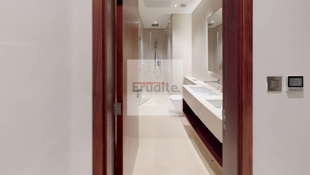 12 MG2-2BR-Corner-Unit-Partial-Marina-View-1255-sqft-09-Bathroom 1. jpg
