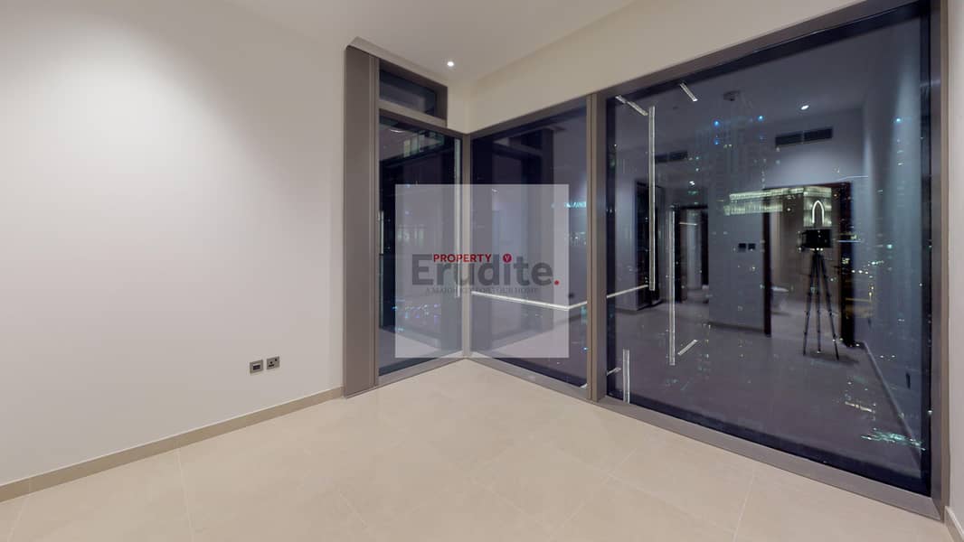 15 MG2-2BR-Corner-Unit-Partial-Marina-View-1255-sqft-09-Lobby. jpg