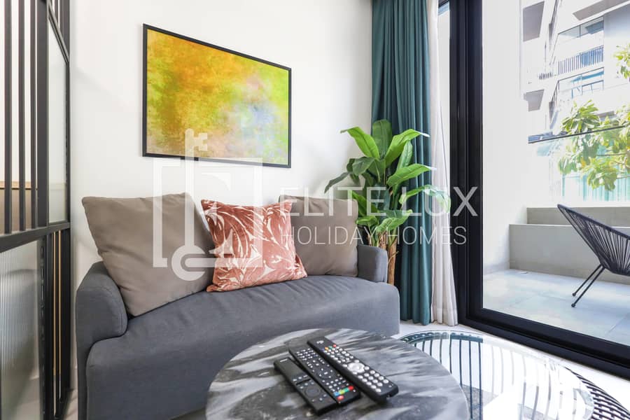 8 living rm 1-min. jpg