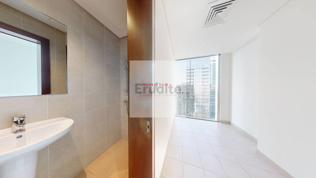 9 MG1-penthouse-Full-Marina-View-02-11212024_144802. jpg