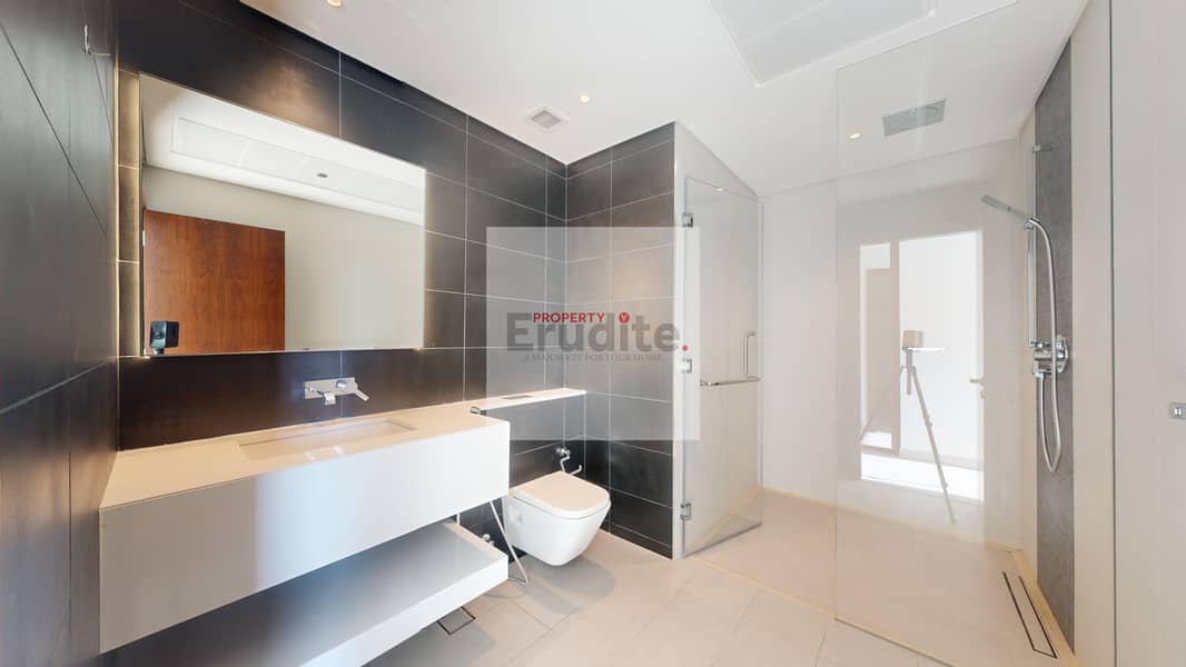 20 MG1-penthouse-Full-Marina-View-02-11212024_150017. jpg