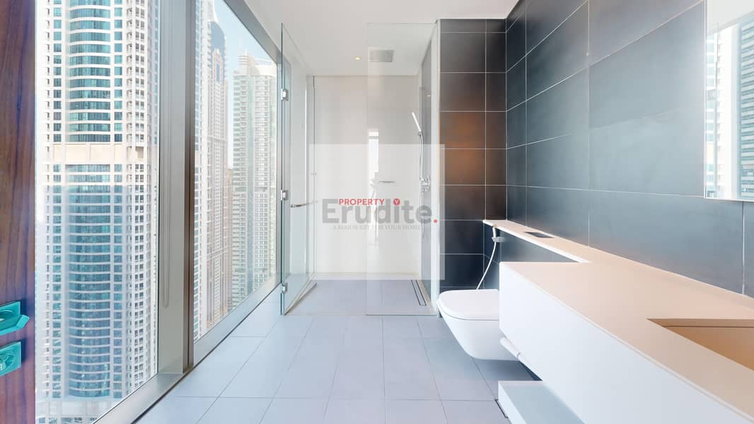 32 MG1-penthouse-Full-Marina-View-02-Bathroom 1. jpg
