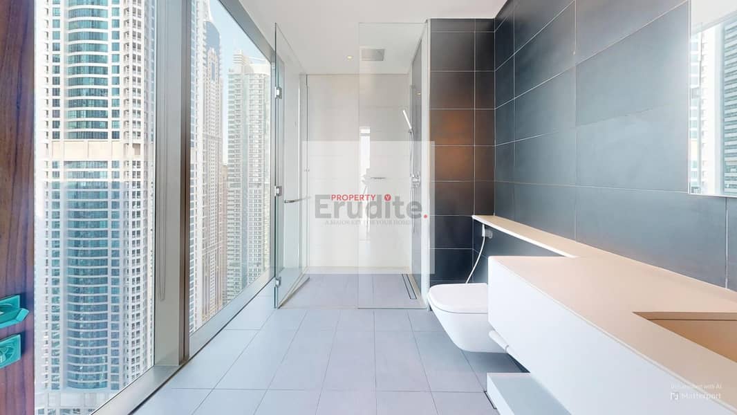36 MG1-penthouse-Full-Marina-View-02-Bathroom 8. jpg