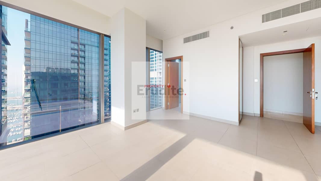 39 MG1-penthouse-Full-Marina-View-02-Bedroom 1. jpg