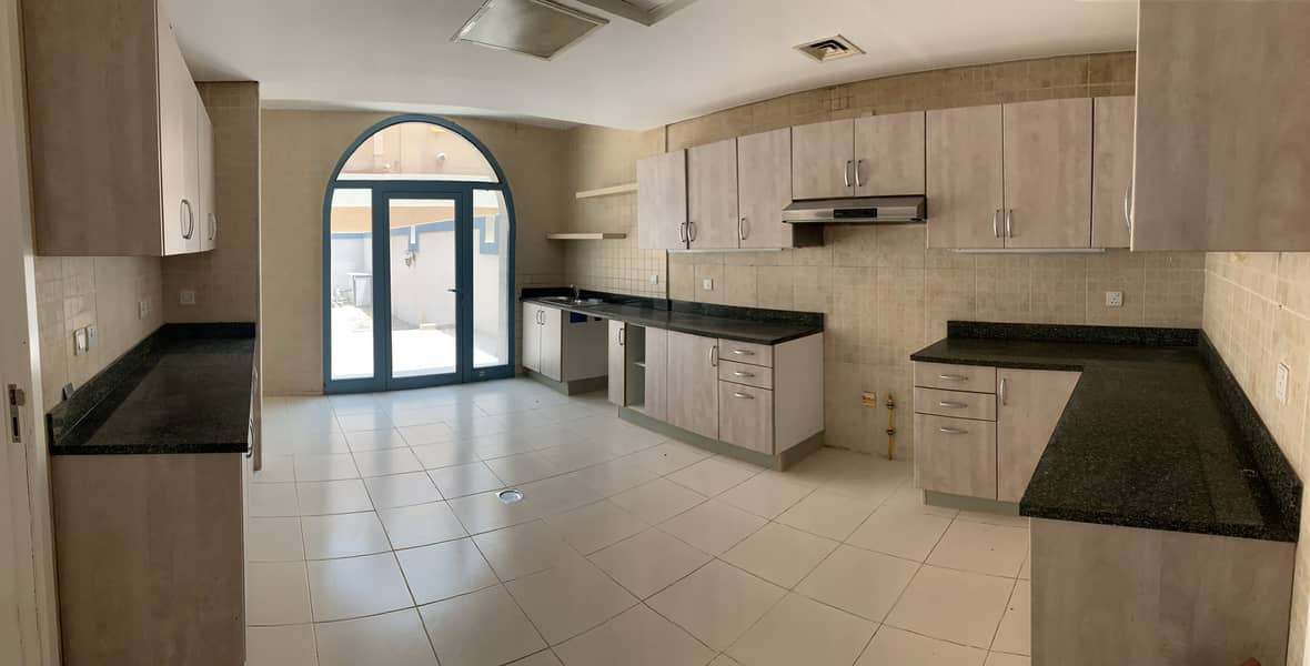 10 kitchen pano. jpeg