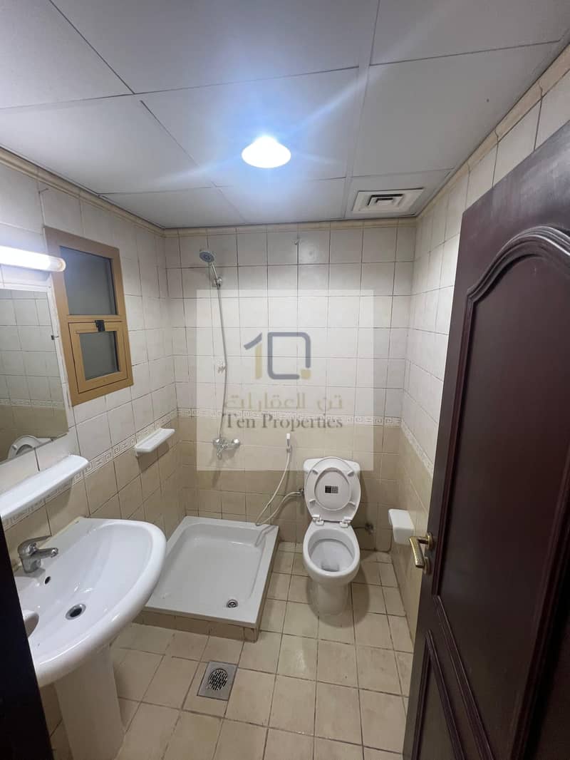 8 WASH-ROOM. jpeg