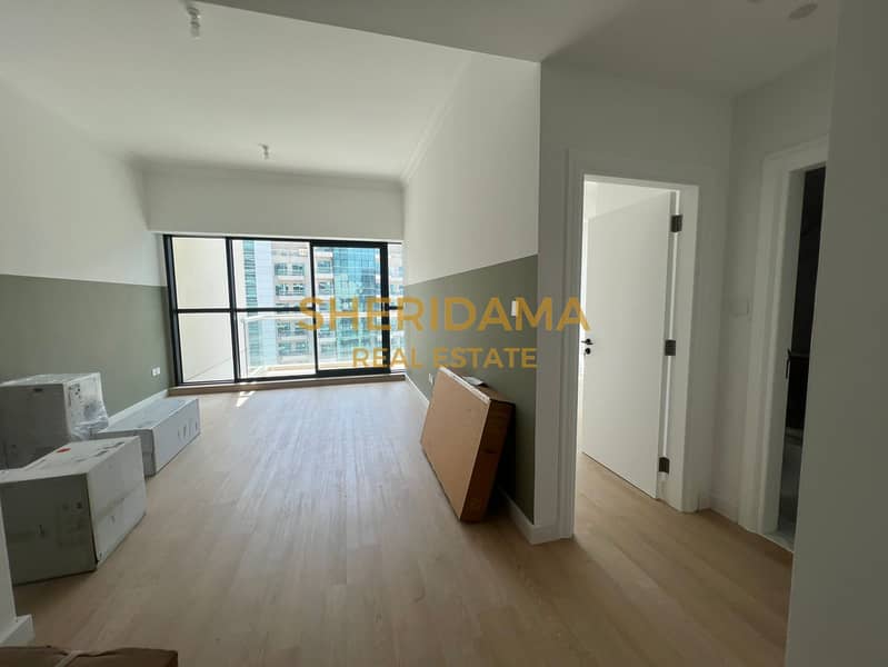 2 R - B. Bay - Mayfair - 1bd - Ph02. jpg