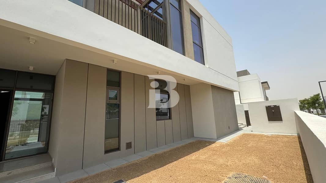 Popular Layout I Large Plot I Multiple Options Popular Layout I Large Plot I Multiple Options