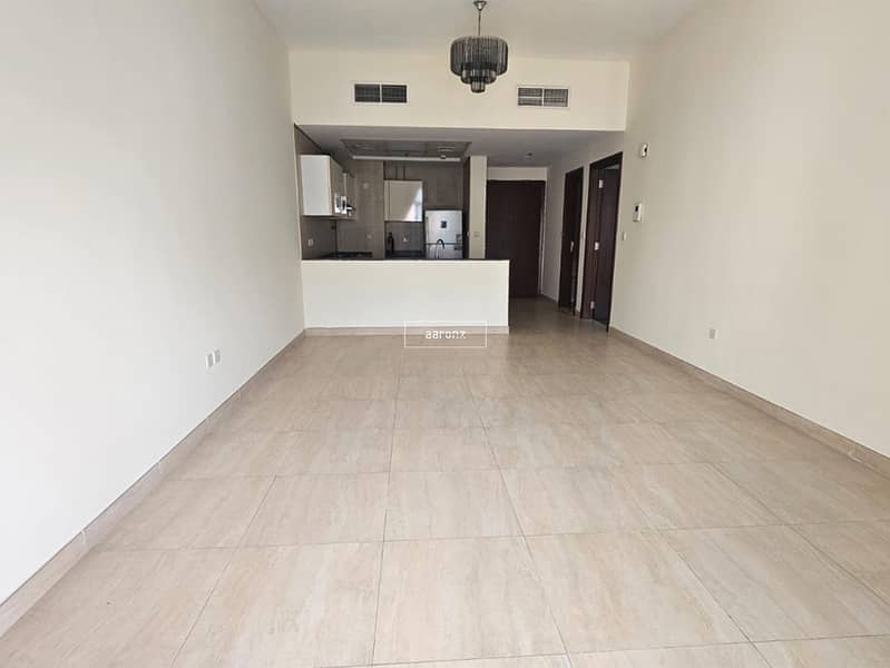 位于阿尔弗雷德街区，阿齐兹郁金香公寓 1 卧室的公寓 76000 AED - 11983030